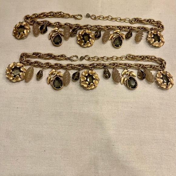 Vintage Gold Charm Choker - Picture 15 of 16